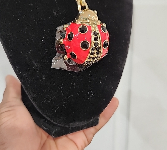 💛🔹️Piper K 🔹️Elegant Gold Necklace with Red Ladybug Pendant - Picture 6 of 9